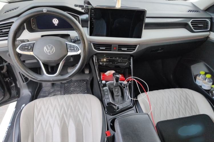 Used Volkswagen Tayron 2024 300TSI Two-Wheel-Drive Luxury Plus Advanced Version Center Console