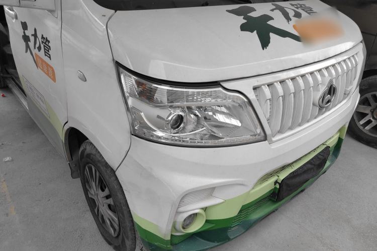 Used CHANGAN KAICHENG Ruixing M60 2023 1.6L CNG Comfort-Grade 6-Seater Passenger Vehicle Right Front Headlight