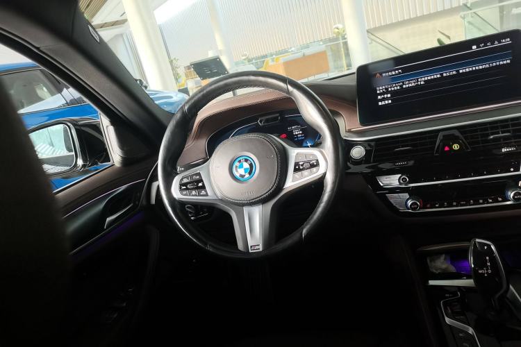 Used BMW 5 Series New Energy 2021 535Le Pioneer Edition M Sport Package Steering Wheel