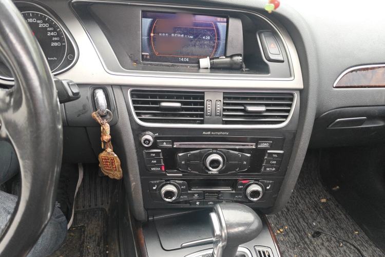 Used Audi A4L 2015 35 TFSI Automatic Comfort Model Audio And AC Panel