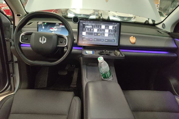 Used Leapmotor C16 2024 Pure Electric 520 Deluxe Edition Center Console