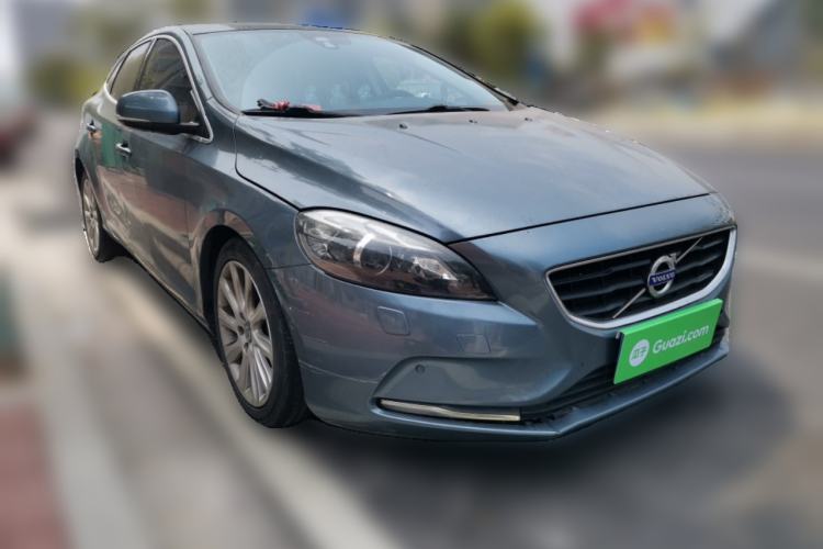 Used Volvo V40 2014 2.0T Zhiya Edition
