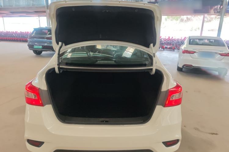 Used Nissan Sylphy 2019 1.6XV CVT Smart Connect Luxury Edition China VI Standard Trunk