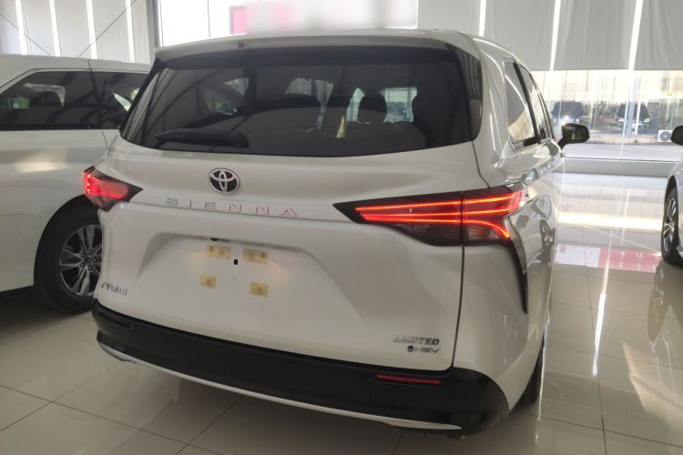 Used Toyota Sienna 2024 2.5L Hybrid Prestige Deluxe Edition

