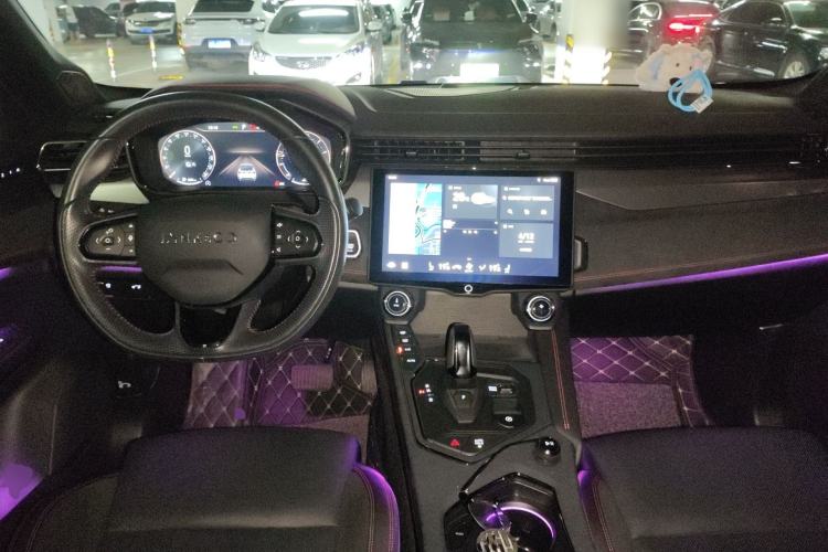 Used Lynk & Co 05 2022 2.0TD Four-Wheel Drive Dynamic Halo Center Console