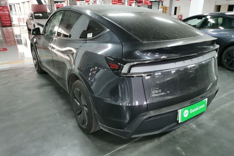 Used Tesla Model Y 2025 Rear-Wheel-Drive Version
