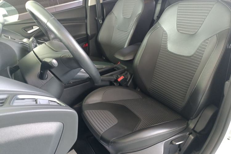 Used Ford Focus 2017 Hatchback 1.6L Automatic Fashion Edition Smart Drive Version
