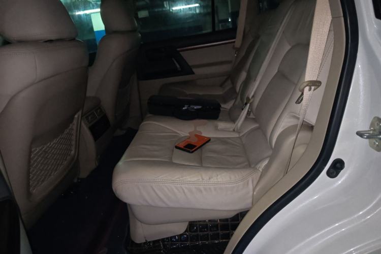 Used Toyota Land Cruiser 2019 4.0L GX-R GT Dual Fuel Sunroof Velvet Interior – Middle East Specification
