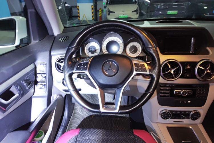 Used Mercedes-Benz GLK-Class 2015 GLK 260 4MATIC Dynamic Edition Ultimate Version
