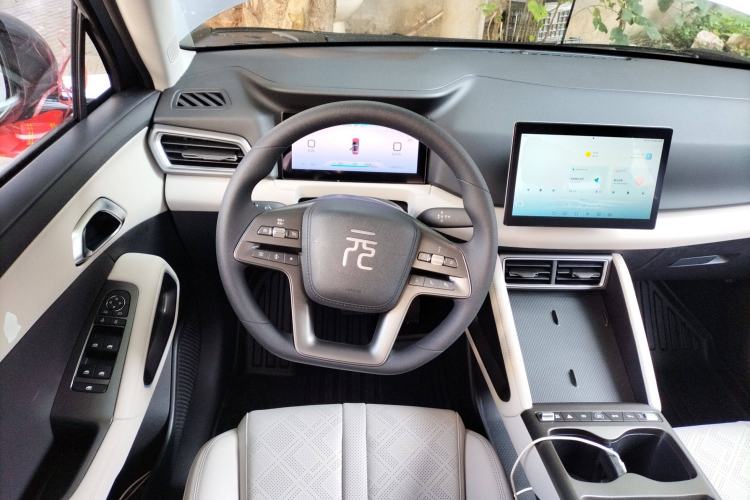 Used BYD Yuan UP 2025 Model 301KM Leading Version
