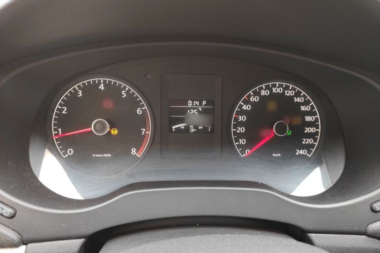 Used Volkswagen Sagitar 2014 1.6L Automatic Comfort Model Instrument Cluster