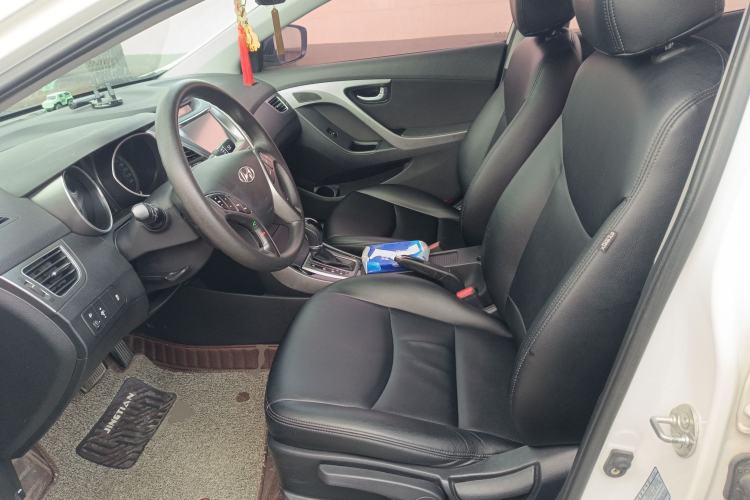 Used Hyundai Elantra (5th Generation / Langdong) 2016 1.6L Automatic Smart Version