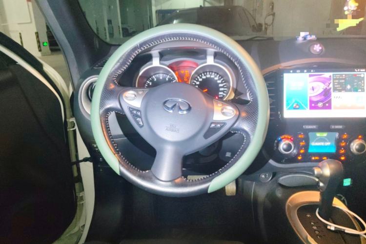 Used Infiniti ESQ 2014 1.6L Spontaneous Edition