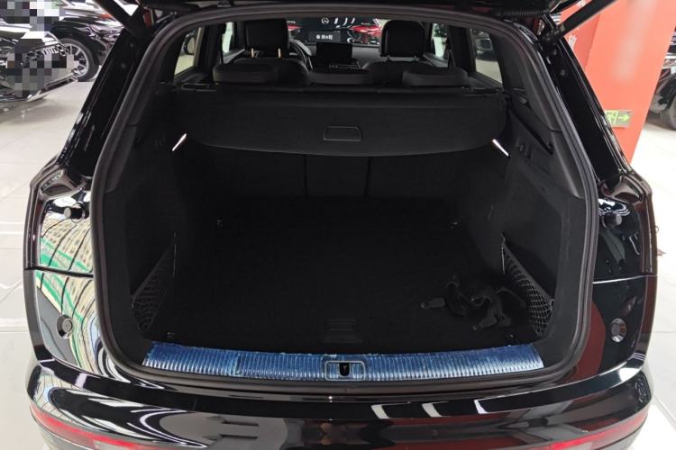 Used Audi Q5L 2024 45 TFSI Luxury Dynamic Model Trunk