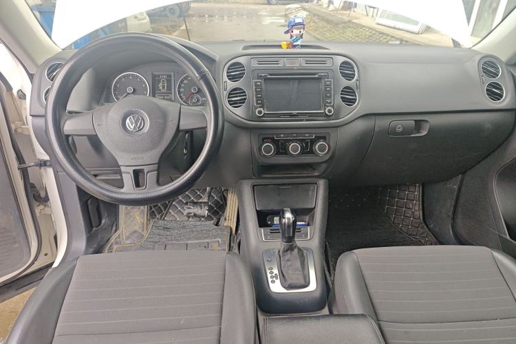 Used Volkswagen Tiguan 2015 1.8TSI Automatic Two-Wheel Drive Trend Edition Center Console