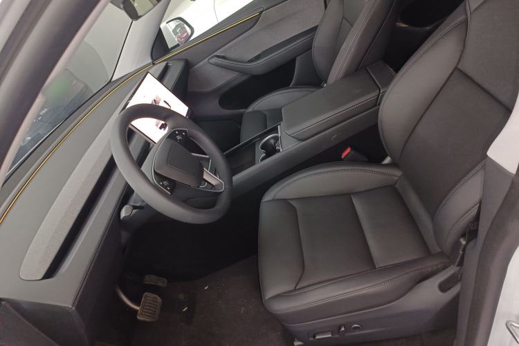 Used Tesla Model Y 2025 Rear-Wheel-Drive Version Left Front Seat
