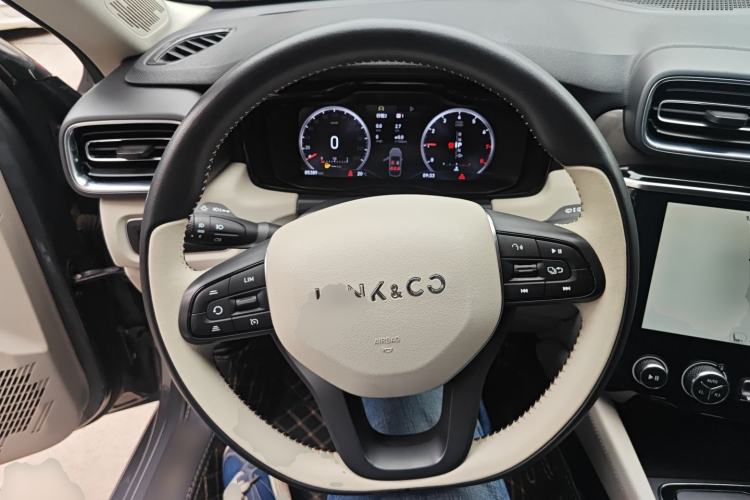 Used Lynk & Co 02 2018 1.5T DCT Two-Wheel Drive Zhaoban China V Standard Steering Wheel