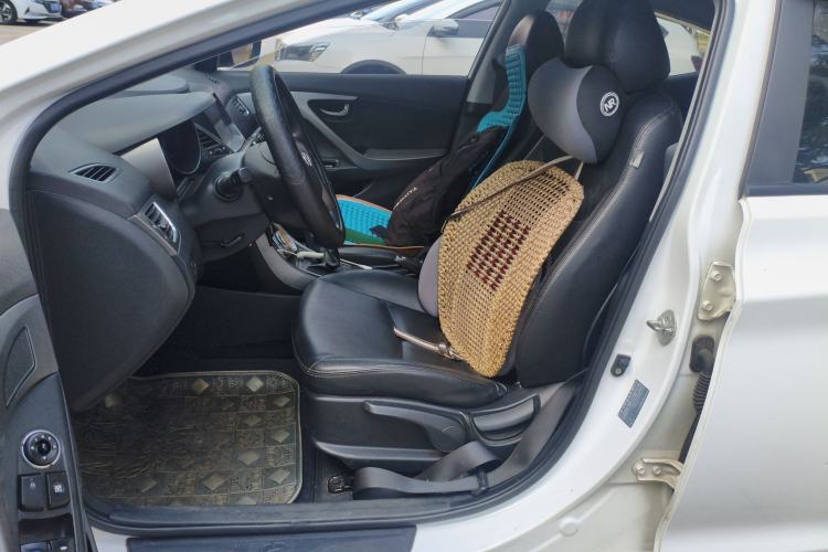 Used Hyundai Elantra (5th Generation / Langdong) 2015 1.6L Manual Fashion Edition
