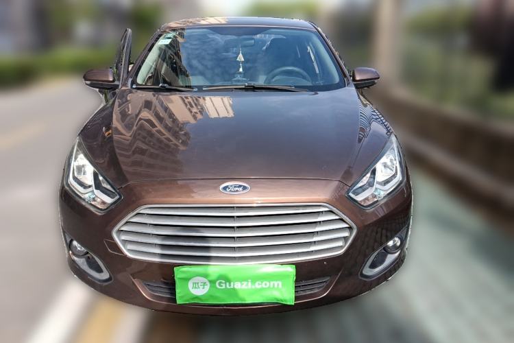 Used Ford Escort 2015 1.5L Automatic Fashion Model
