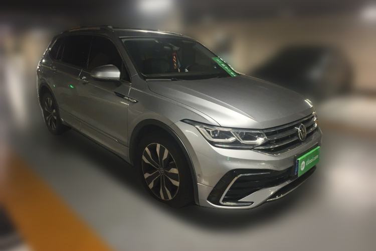 Used Volkswagen Tiguan L 2022 330TSI Automatic Two-Wheel Drive R-Line Flagship Edition Front Right 45 Deg