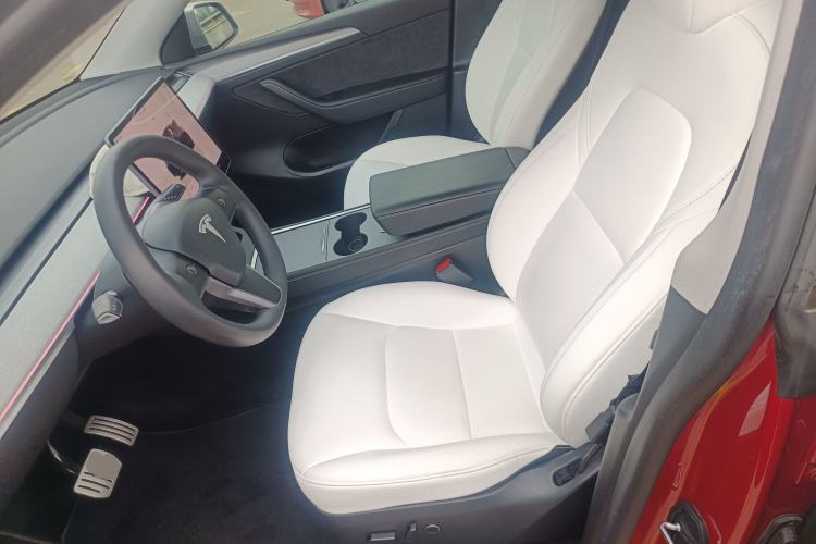 Used Tesla Model Y 2023 High-Performance All-Wheel-Drive Version
