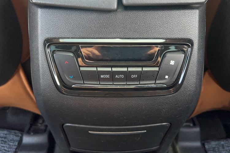 Used SAIC MAXUS D90 2017 2.0T Automatic Two-Wheel Drive - Uranus