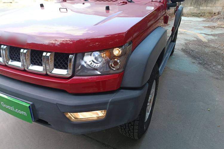 Used BAIC Off-Road BJ40 2016 40L 2.0T Manual Two-Wheel Drive Luxury Edition
