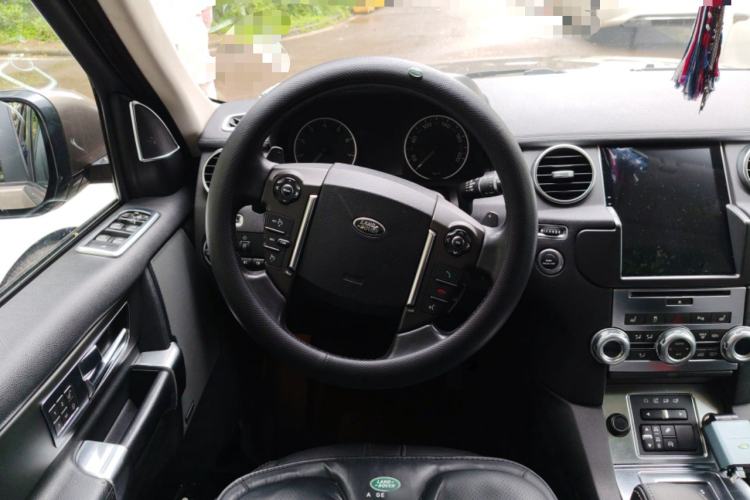 Used Land Rover Discovery 2015 3.0 SC V6 SE Steering Wheel
