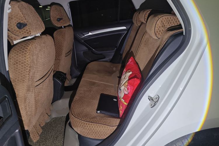 Used Volkswagen Golf 2016 230TSI Automatic Comfort Version
