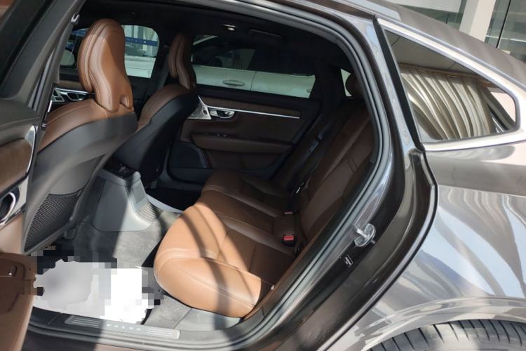 Used Volvo S90 New Energy 2025 Plug-in Hybrid Four-Wheel Drive Long-Range Luxury Smart Edition Left Rear Seat