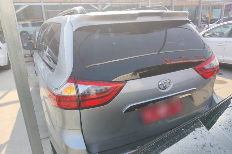 Used Toyota SIENNA 2019 3.5L Four-Wheel Drive XLE 7 Seats U.S. Specification