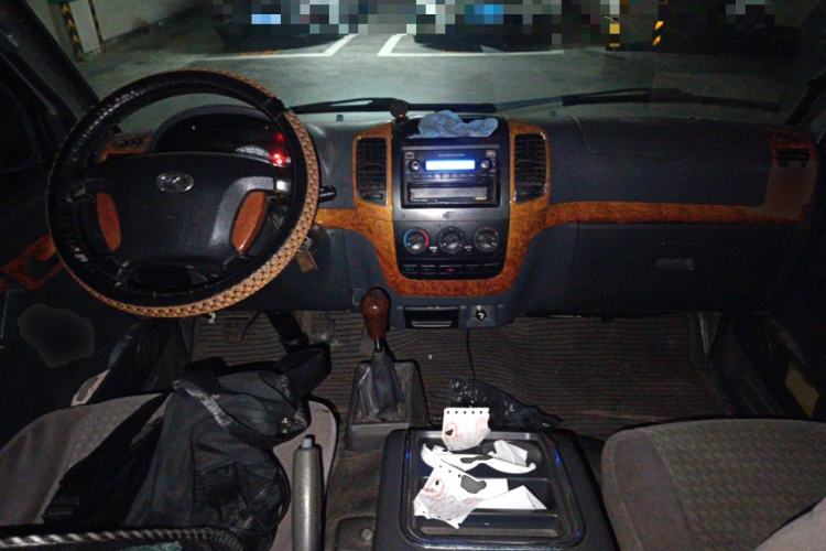 Used King Long Golden Way 2014 2.2L CNG Long-Wheelbase Entrepreneurial Version XG491 Center Console