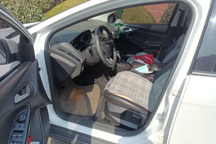 Used Ford Focus 2015 Hatchback 1.6L Automatic Fashion Edition
