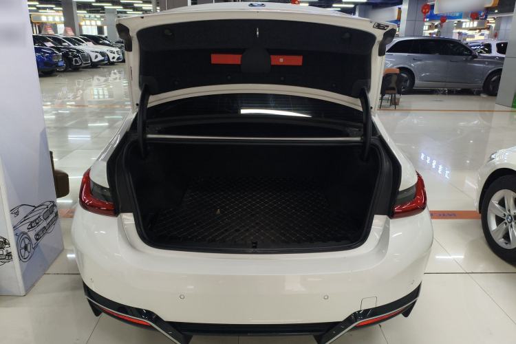 Used BMW i3 2024 eDrive 35 L
