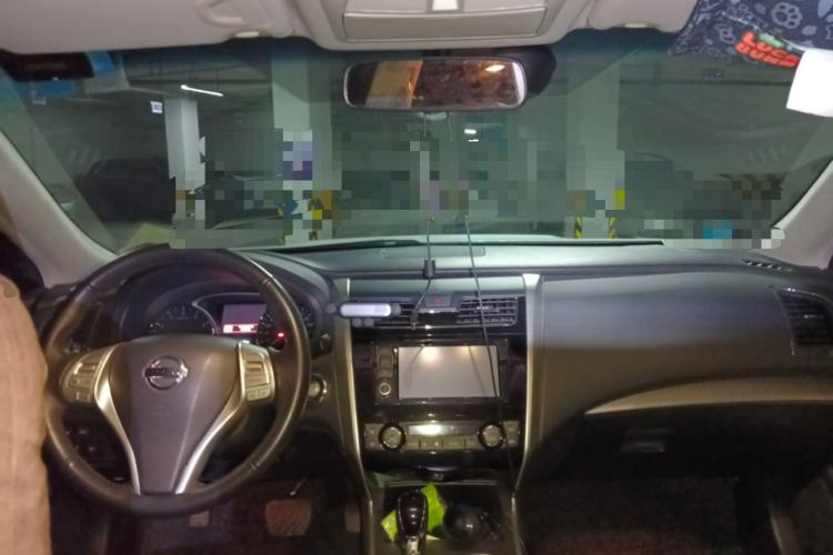 Used Nissan Teana 2016 2.0L XL-Upper Smart Edition Center Console