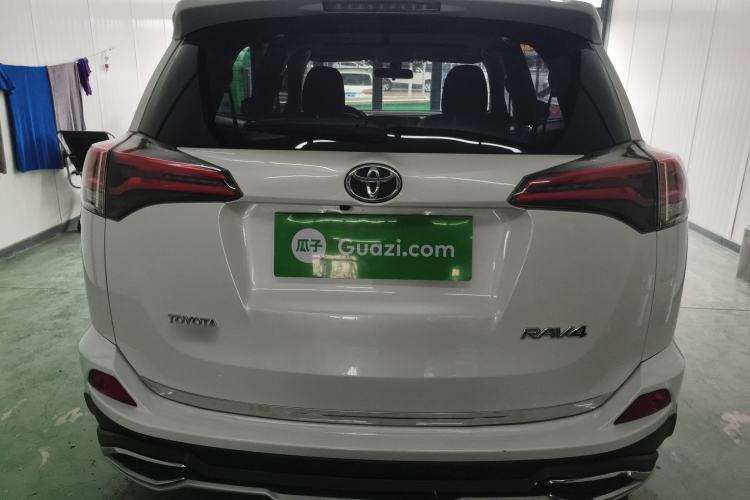 Used Toyota RAV4 2016 2.0L CVT Two-Wheel Drive Comfort Edition China V Standard Rear