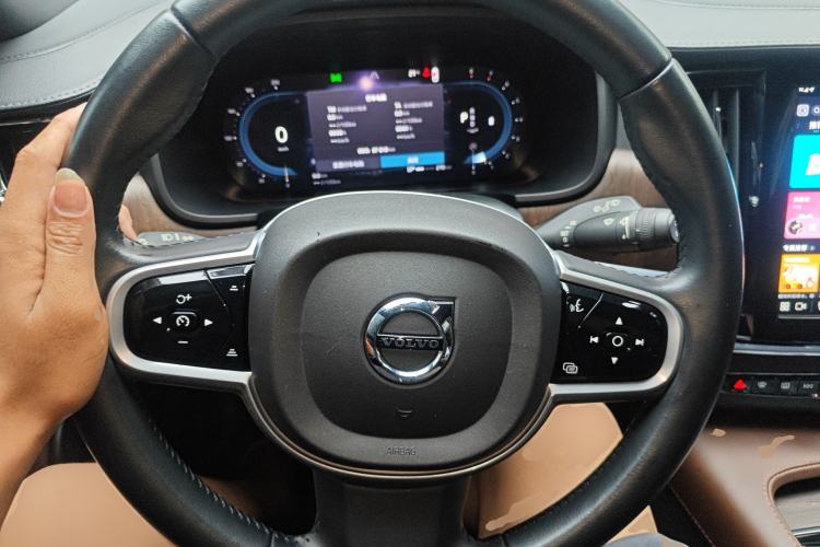 Used Volvo V90 2022 Cross Country B5 AWD Prestige Edition
