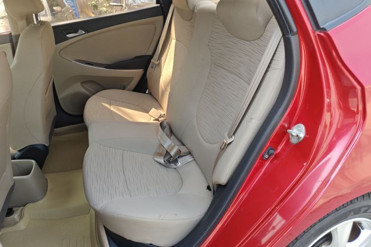 Used Hyundai Verna (older generation) 2014 1.4L Automatic Smart GLS Left Rear Seat