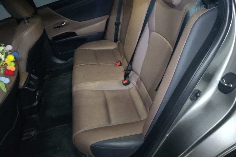 Used Lexus ES 2022 200 Excellence Edition
