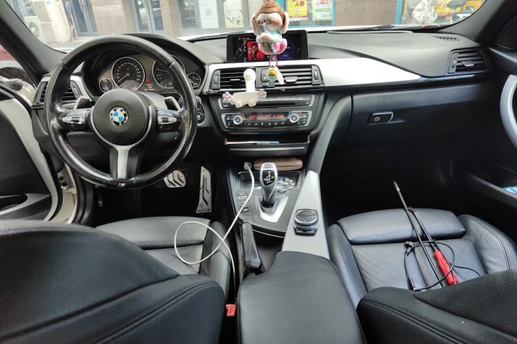 Used BMW 3 Series 2014 328i M Sport Edition Center Console