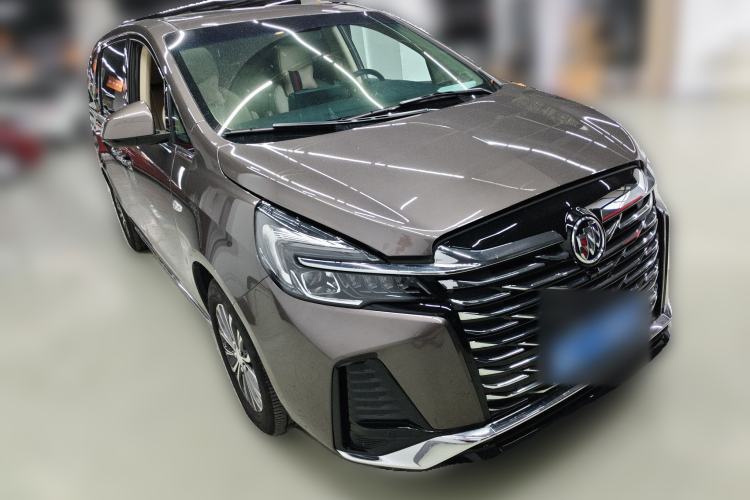 Used Buick GL8 2023 Facelifted Land Cruiser Executive Luxury Version Front Right 45 Deg