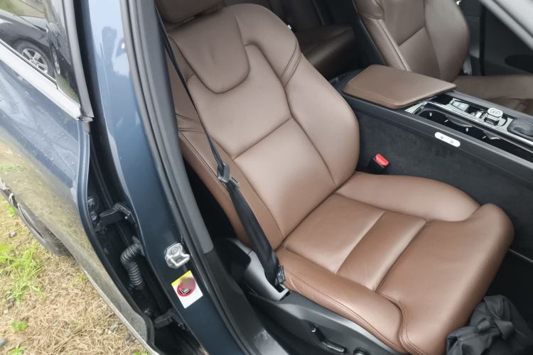 Used Volvo XC60 2020 T5 4x4 Smart Luxury Edition Right Front Seat