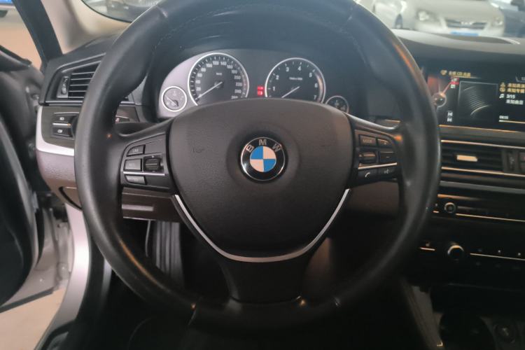 Used BMW 5 Series 2017 525Li Luxury Design Package Steering Wheel
