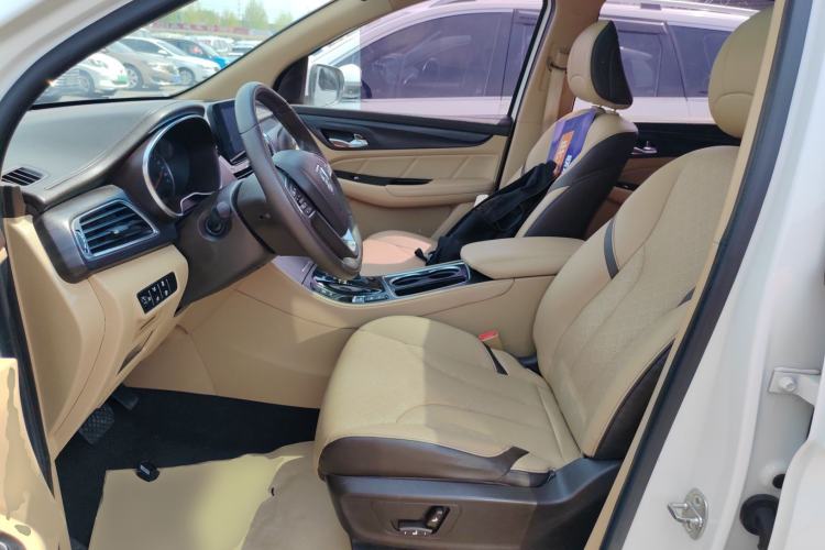 Used Baojun 730 2017 1.8L iAMT Prestige Version 7 Seats Left Front Seat