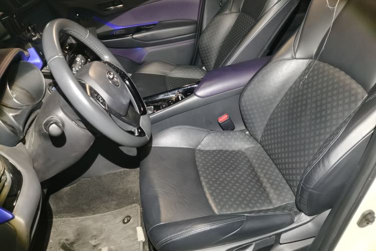 Used Toyota IZOA 2018 2.0L Yichi Version China VI Standard