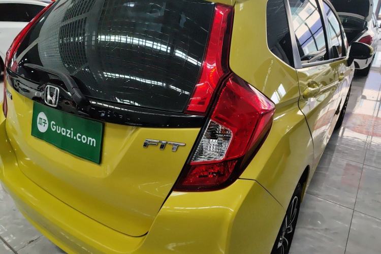 Used Honda Fit 2014 1.5L LX CVT Comfort Model Right Rear Taillight