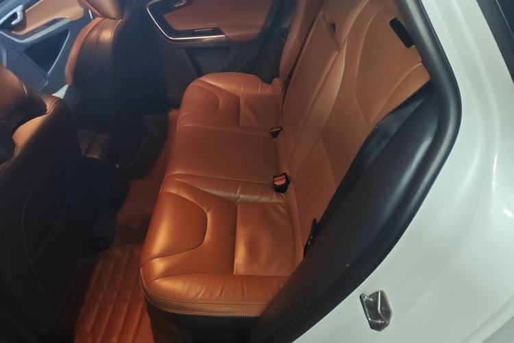 Used Volvo V60 2015 T5 Zhiya Personalized Sport Edition
