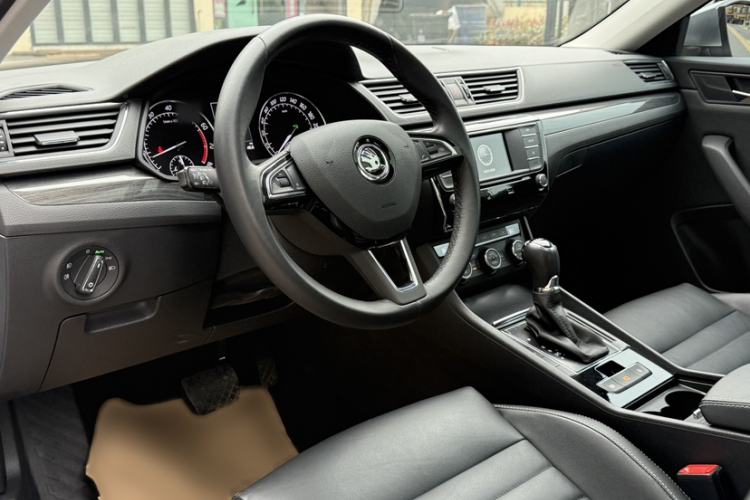 Used Skoda Superb 2016 TSI330 DSG Smart Drive Edition