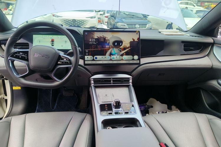 Used BYD Seal 2024 HONOR Edition DM-i 1.5L 121km Prestige Model
