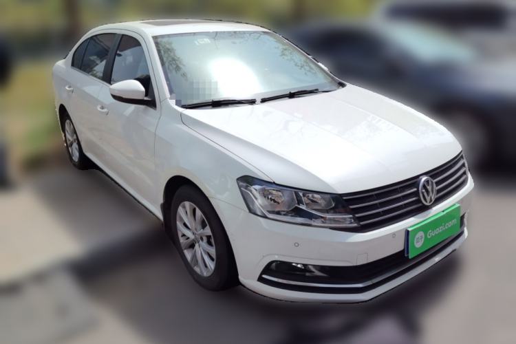 Used Volkswagen Lavida 2015 1.6L Automatic Comfort Edition Front Right 45 Deg